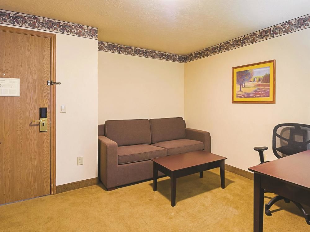 מלון La Quinta By Wyndham וודברן מראה חיצוני תמונה